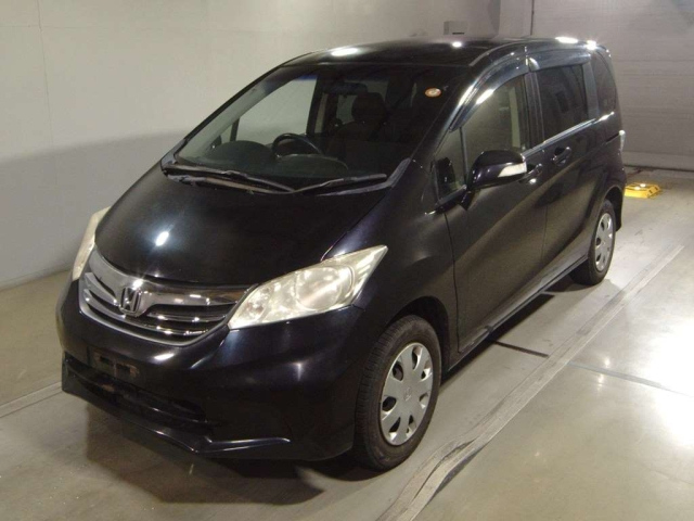 HONDA FREED — фото