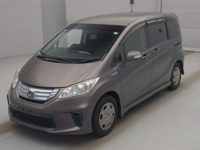 HONDA FREED — фото