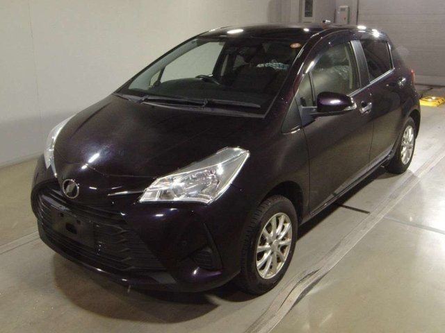 TOYOTA VITZ — фото