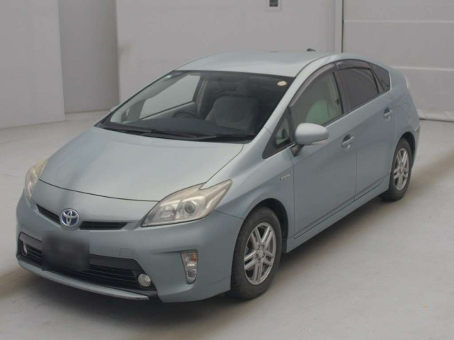 TOYOTA PRIUS — фото