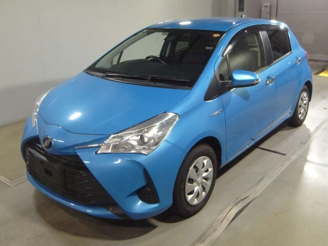 TOYOTA VITZ — фото