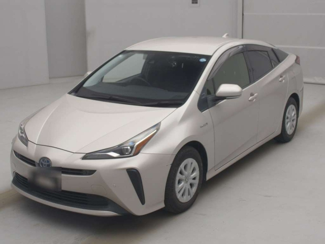 TOYOTA PRIUS — фото