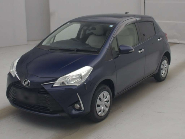 TOYOTA VITZ — фото