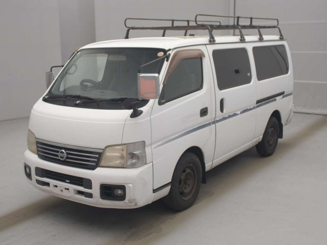 NISSAN CARAVAN — фото