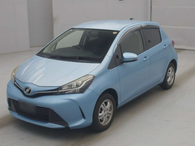 TOYOTA VITZ — фото