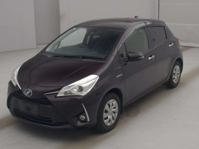 TOYOTA VITZ — фото