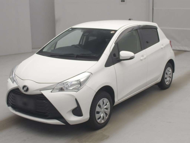 TOYOTA VITZ — фото