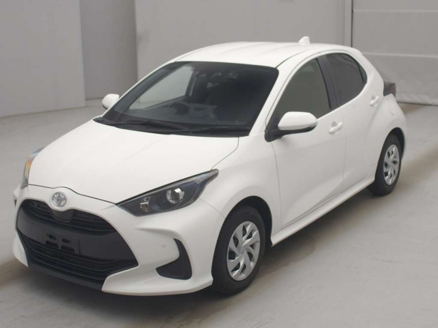 TOYOTA YARIS — фото