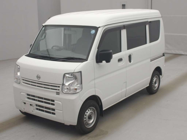 NISSAN CLIPPER — фото