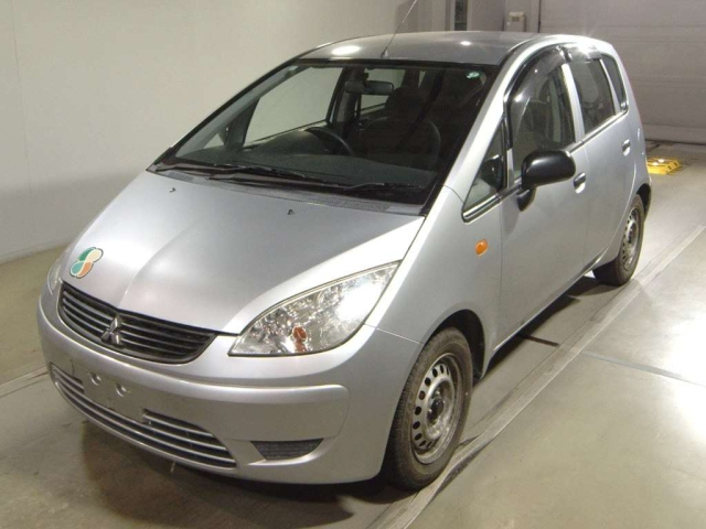 MITSUBISHI COLT — фото