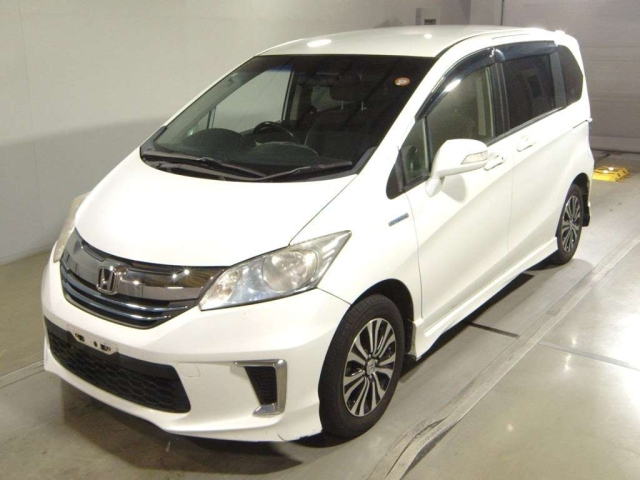HONDA FREED — фото