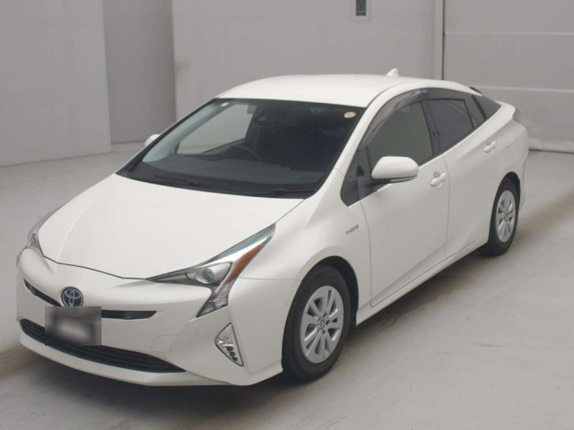 TOYOTA PRIUS — фото