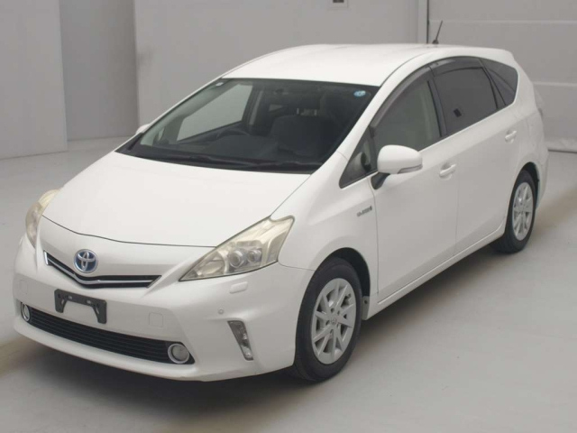 TOYOTA PRIUS — фото