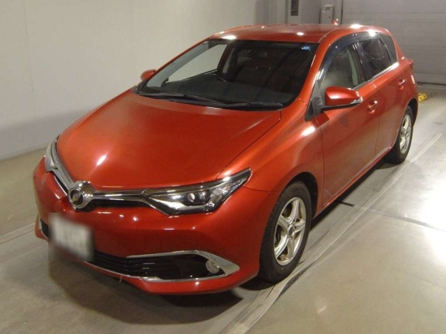 TOYOTA AURIS — фото