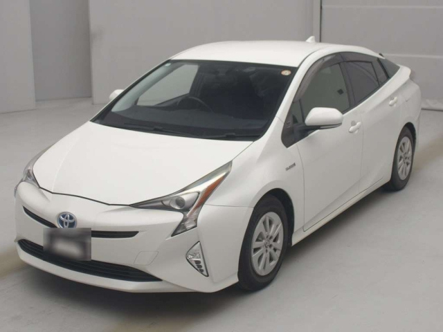 TOYOTA PRIUS — фото