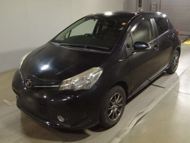 TOYOTA VITZ — фото