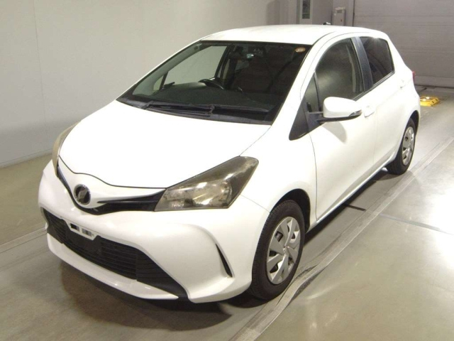 TOYOTA VITZ — фото