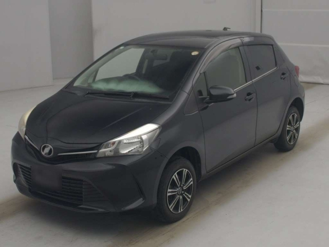 TOYOTA VITZ — фото