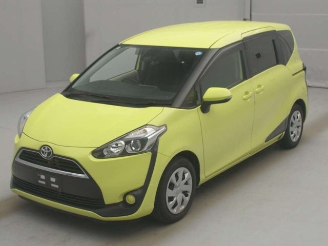 TOYOTA SIENTA — фото