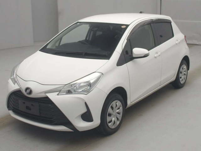 TOYOTA VITZ — фото