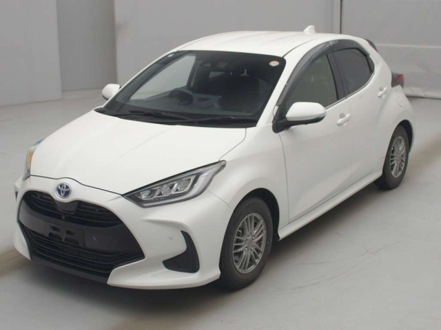 TOYOTA YARIS — фото