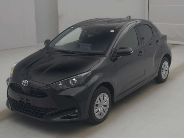 TOYOTA YARIS — фото