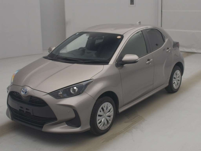 TOYOTA YARIS — фото