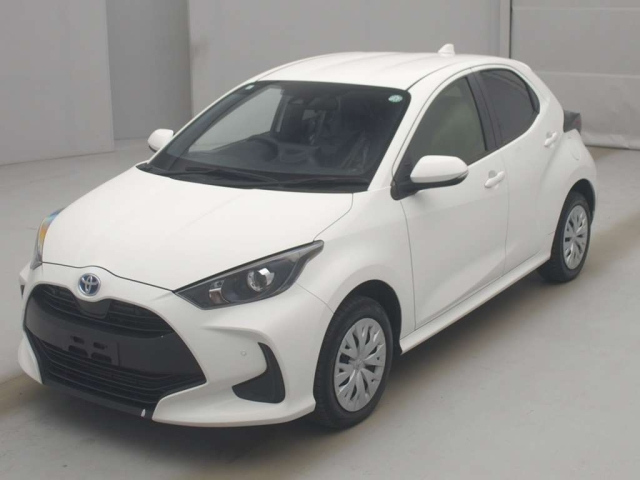 TOYOTA YARIS — фото