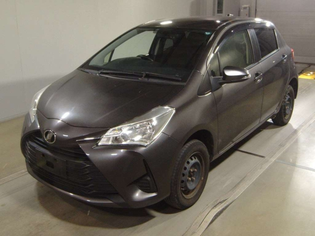 TOYOTA VITZ — фото