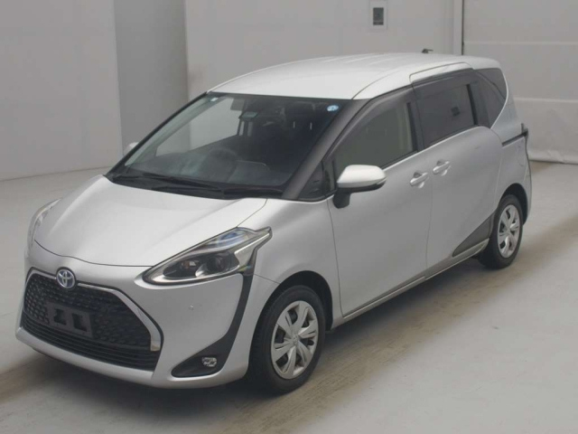 TOYOTA SIENTA — фото