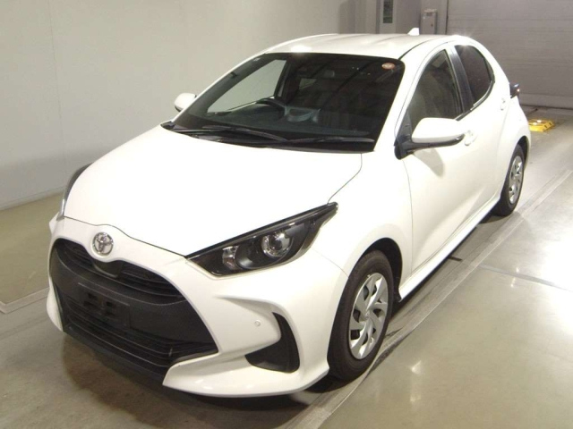 TOYOTA YARIS — фото