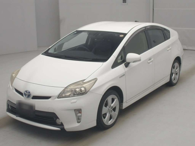 TOYOTA PRIUS — фото