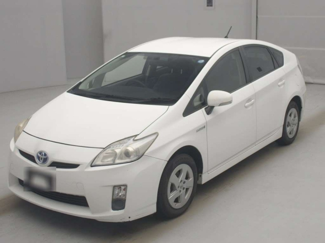 TOYOTA PRIUS — фото