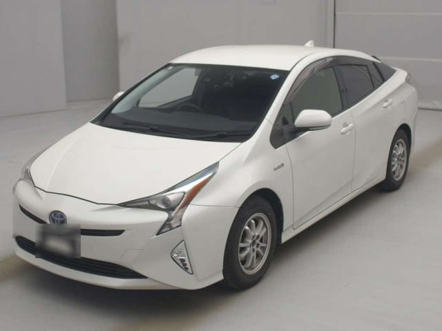 TOYOTA PRIUS — фото