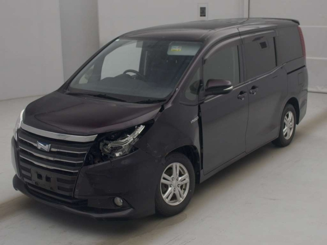 TOYOTA NOAH — фото