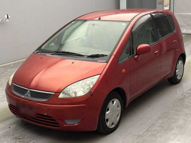 MITSUBISHI COLT — фото