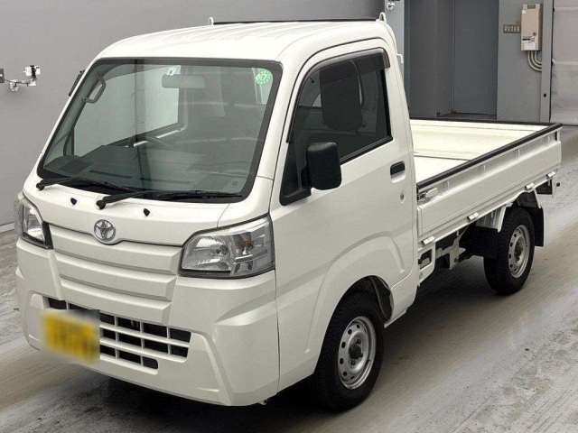 TOYOTA PIXIS — фото