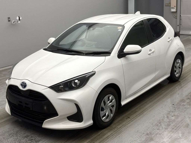 TOYOTA YARIS — фото