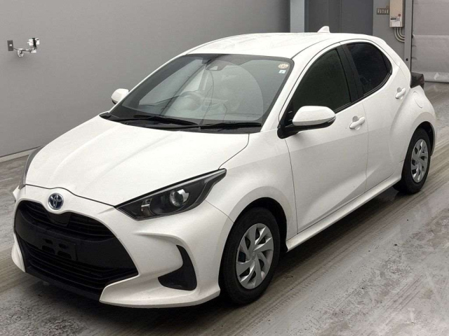 TOYOTA YARIS — фото