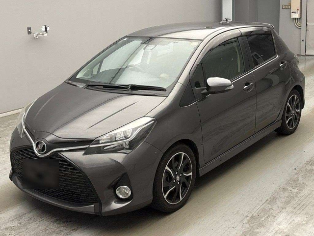 TOYOTA VITZ — фото