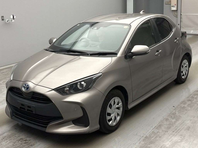 TOYOTA YARIS — фото