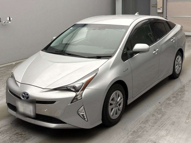 TOYOTA PRIUS — фото