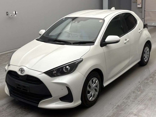 TOYOTA YARIS — фото