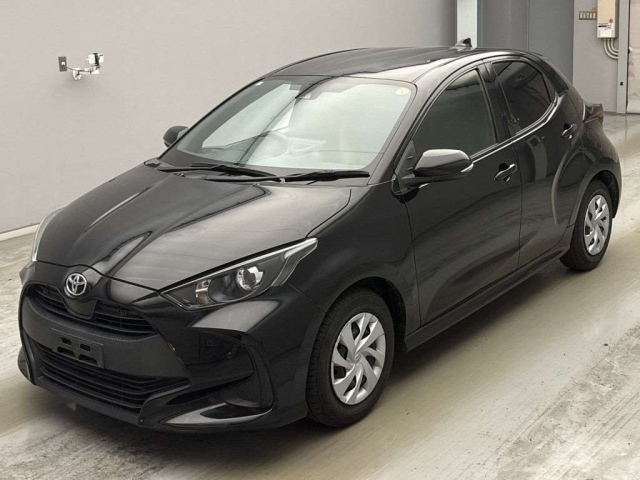 TOYOTA YARIS — фото