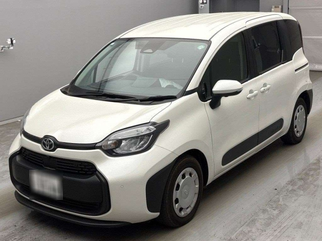 TOYOTA SIENTA — фото