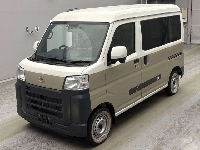 TOYOTA PIXIS — фото