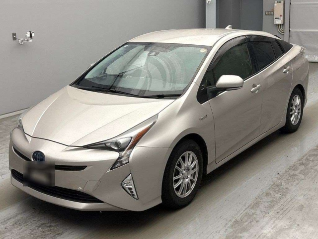 TOYOTA PRIUS — фото