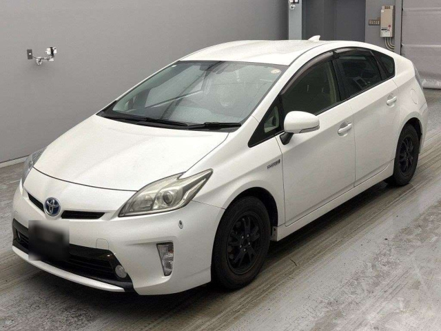 TOYOTA PRIUS — фото