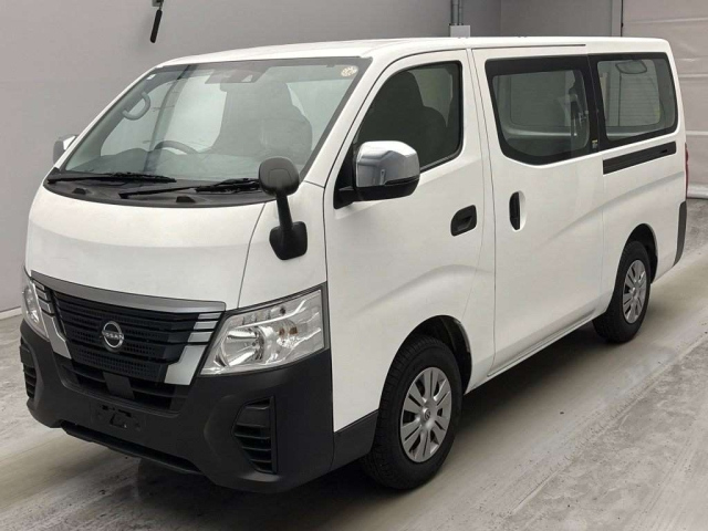 NISSAN CARAVAN — фото