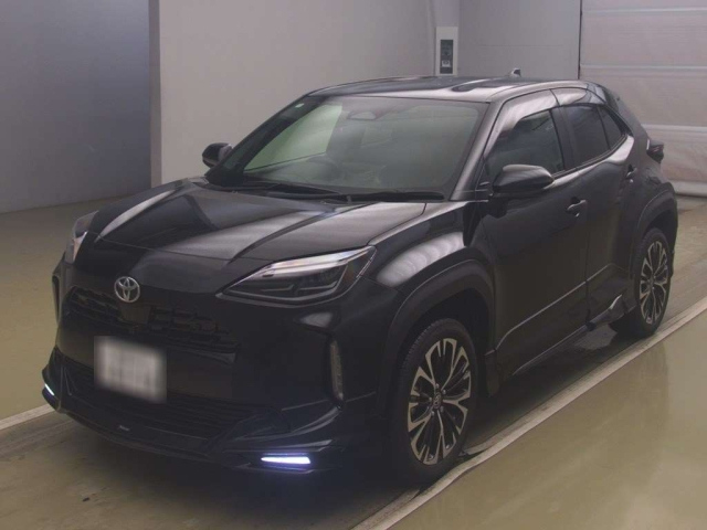 TOYOTA YARIS — фото